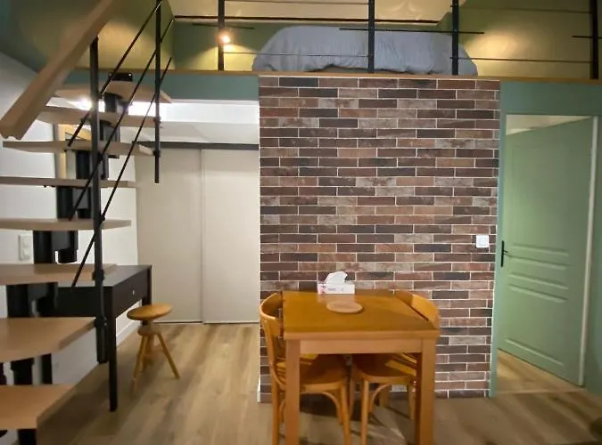 Cote Cour Apartment *
